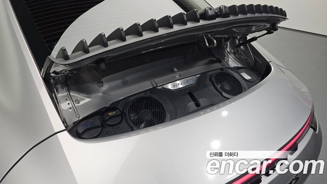 Porsche 911 2023 — photo 20
