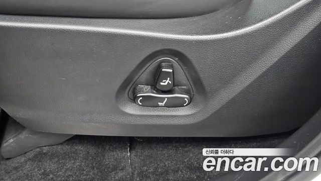 KG Mobility Rexton 2018 — photo 32