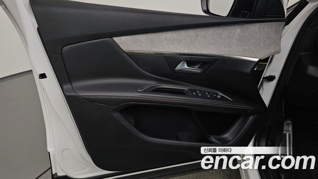 Peugeot 5008 2022 — photo 14