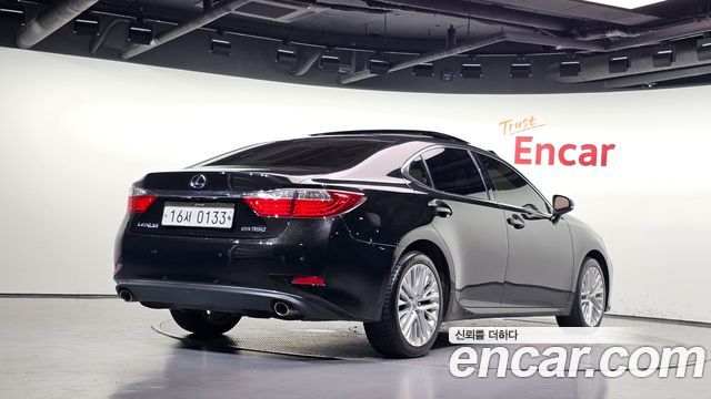 Lexus ES 2015 — photo 2