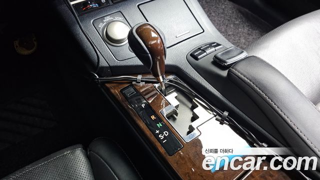 Lexus ES 2015 — photo 9