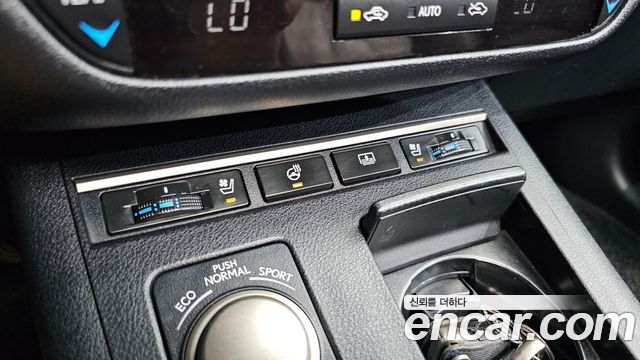 Lexus ES 2015 — photo 16