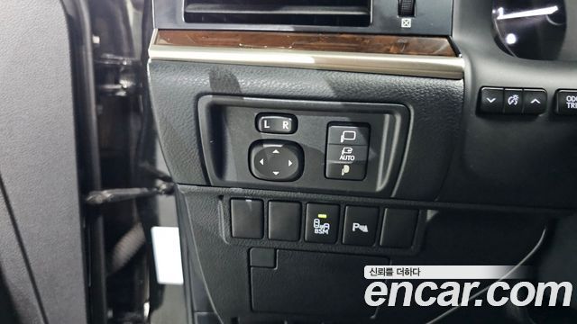 Lexus ES 2015 — photo 17