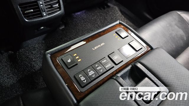 Lexus ES 2015 — photo 18