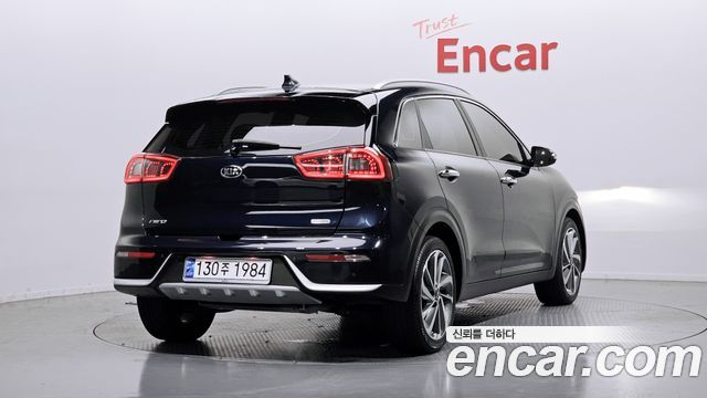 Kia Niro 2018 — photo 2