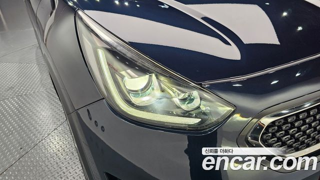 Kia Niro 2018 — photo 8