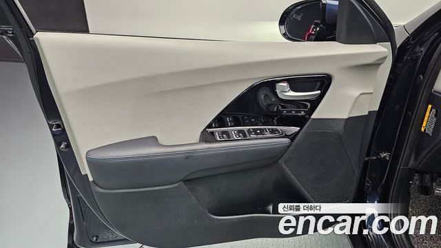 Kia Niro 2018 — photo 14