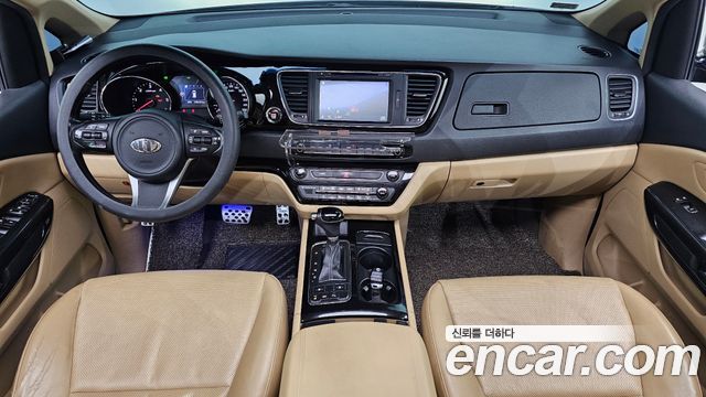 Kia Canival 2016 — photo 10