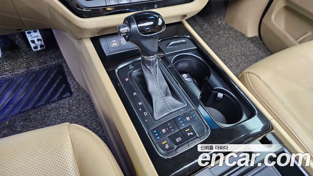 Kia Canival 2016 — photo 12