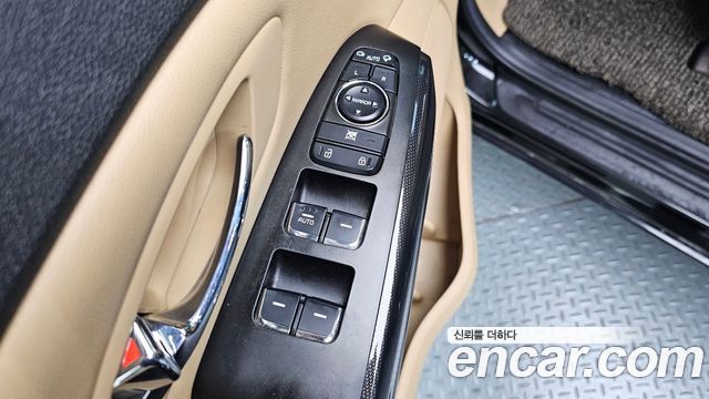Kia Canival 2016 — photo 23