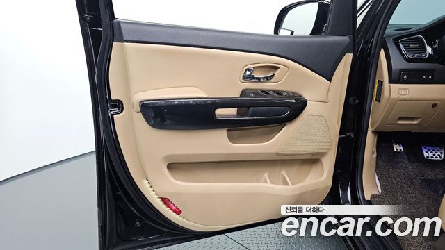 Kia Canival 2016 — photo 14