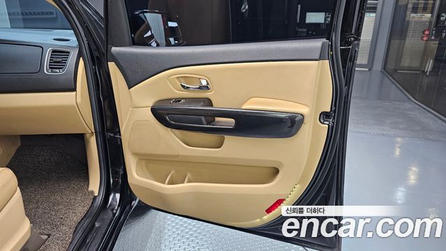 Kia Canival 2016 — photo 15