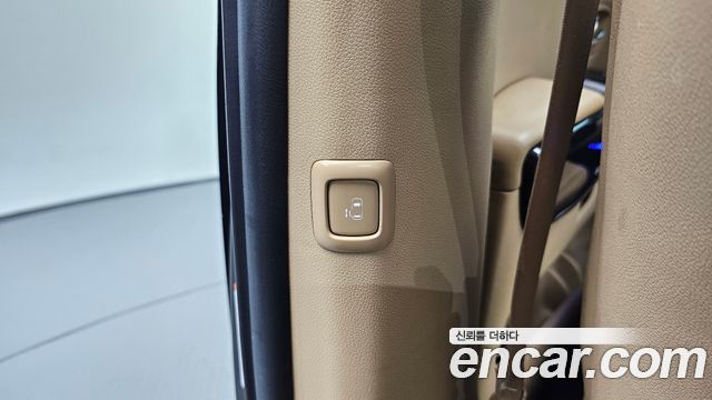 Kia Canival 2016 — photo 27