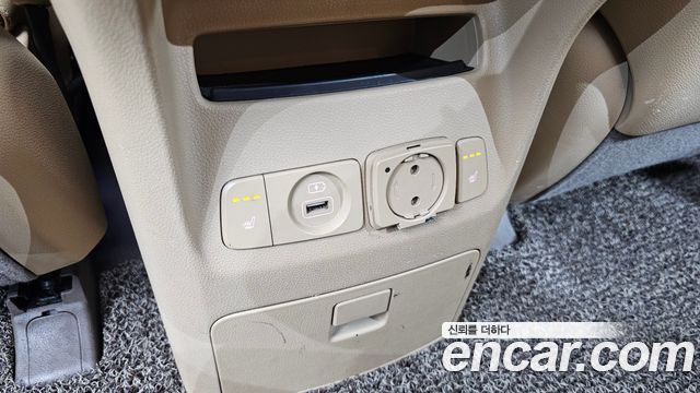 Kia Canival 2016 — photo 28