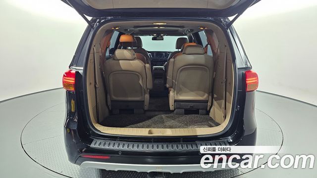 Kia Canival 2016 — photo 31