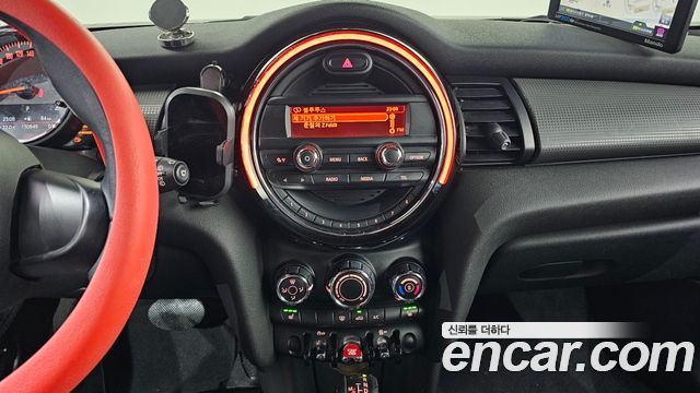 Mini Cooper 2014 — photo 19