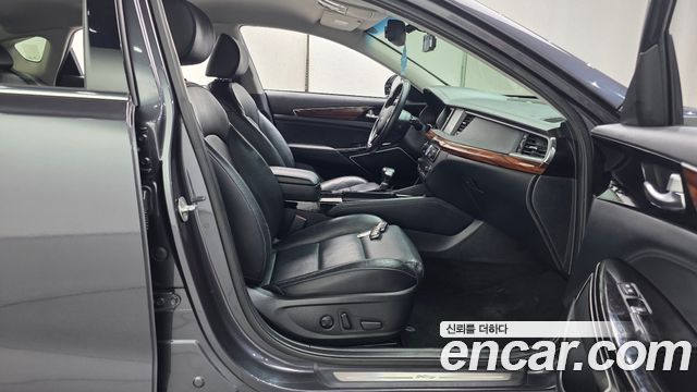Kia K7 2017 — photo 11