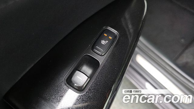 Kia K7 2017 — photo 18