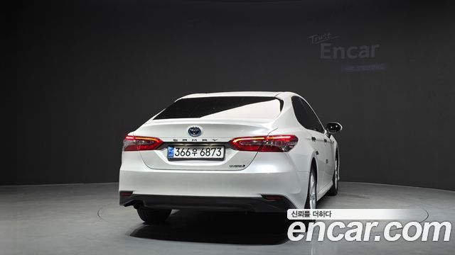 Toyota Camry 2022 — photo 4