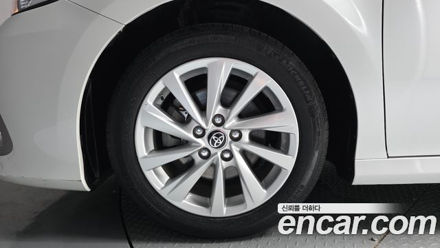 Toyota Camry 2022 — photo 5