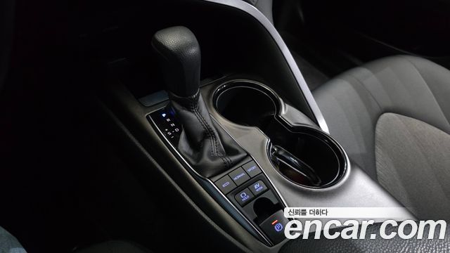 Toyota Camry 2022 — photo 12