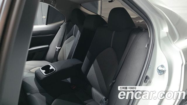 Toyota Camry 2022 — photo 18