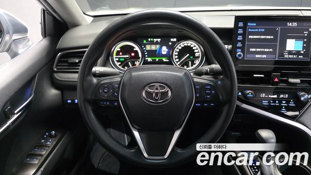 Toyota Camry 2022 — photo 19