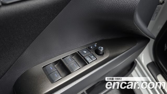 Toyota Camry 2022 — photo 26
