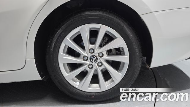 Toyota Camry 2022 — photo 7