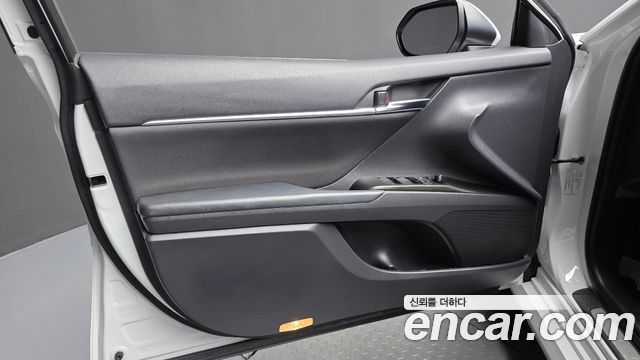 Toyota Camry 2022 — photo 14
