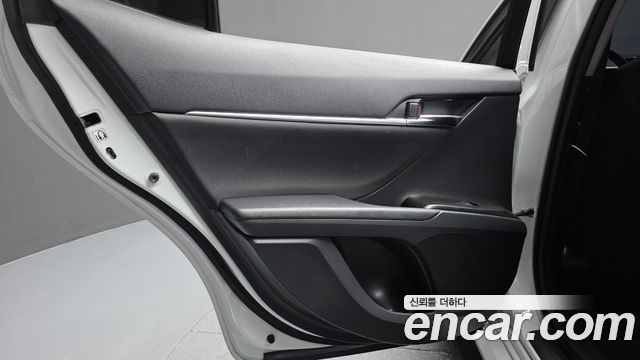 Toyota Camry 2022 — photo 15