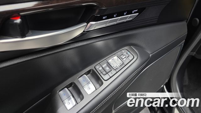Genesis EQ900 2016 — photo 13