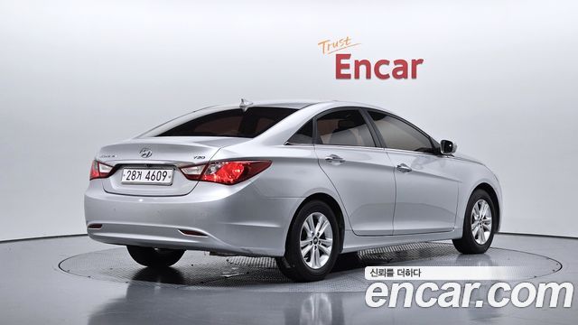 Hyundai Sonata 2011 — photo 2