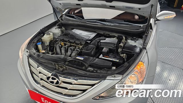 Hyundai Sonata 2011 — photo 6