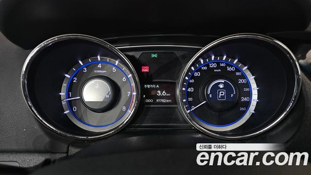 Hyundai Sonata 2011 — photo 8
