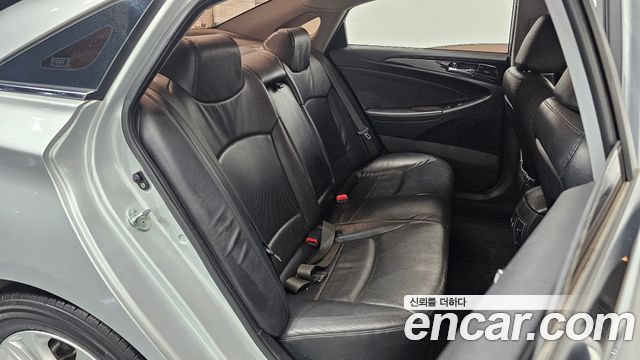 Hyundai Sonata 2011 — photo 11