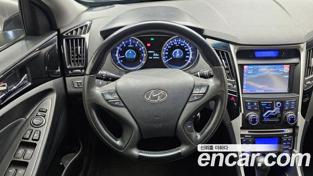 Hyundai Sonata 2011 — photo 13