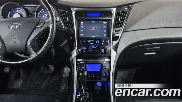 Hyundai Sonata 2011 — photo 14