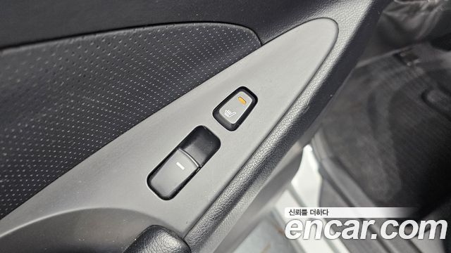 Hyundai Sonata 2011 — photo 19
