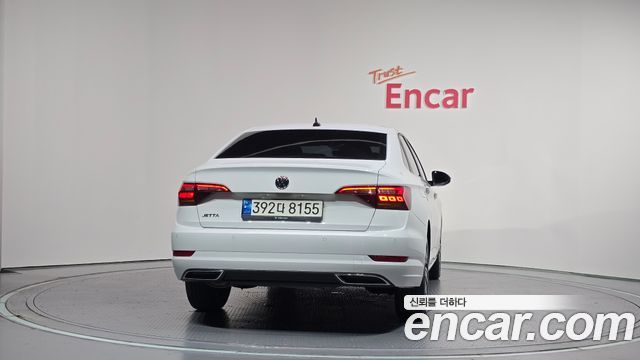 Volkswagen Jetta 2021 — photo 4