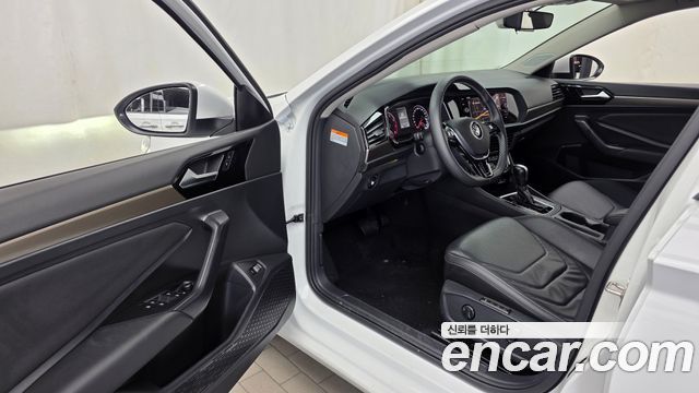 Volkswagen Jetta 2021 — photo 10