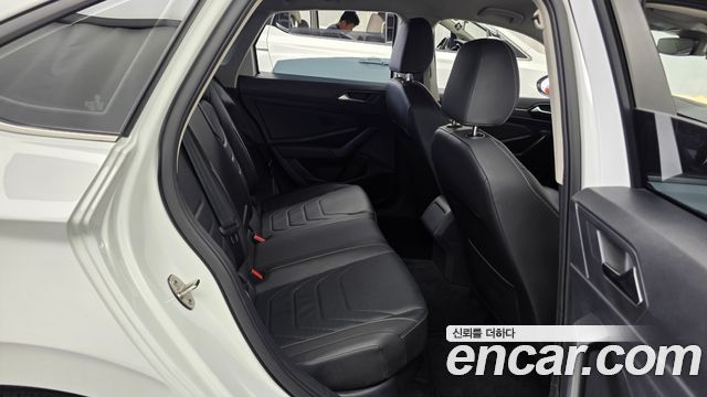 Volkswagen Jetta 2021 — photo 12