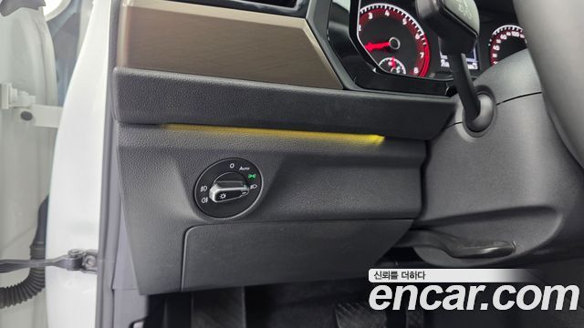 Volkswagen Jetta 2021 — photo 17