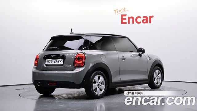 Mini Cooper 2018 — photo 2