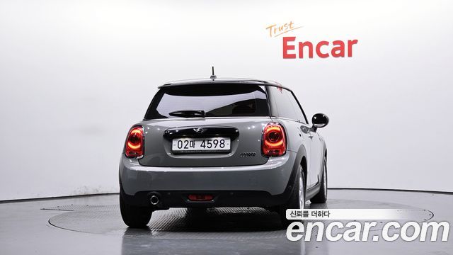 Mini Cooper 2018 — photo 4