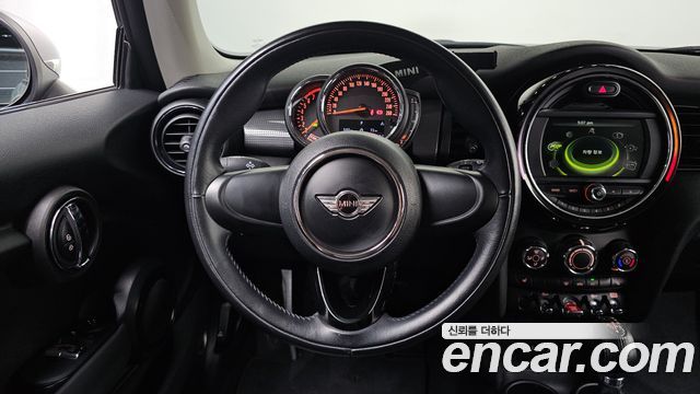 Mini Cooper 2018 — photo 13