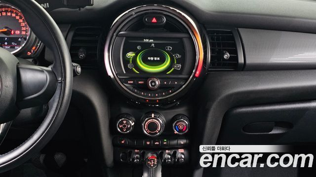Mini Cooper 2018 — photo 15