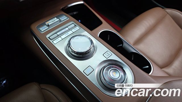 Genesis GV70 2021 — photo 12