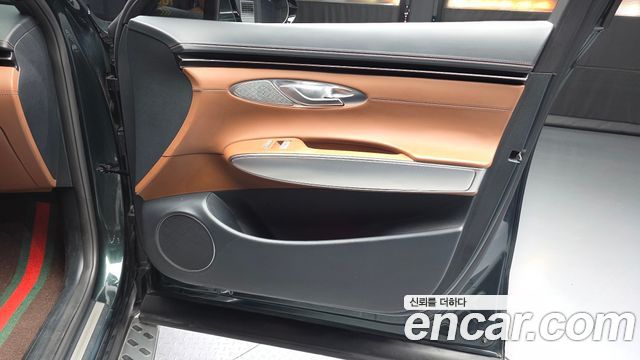 Genesis GV70 2021 — photo 14