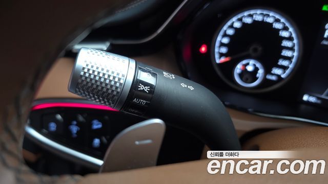 Genesis GV70 2021 — photo 31